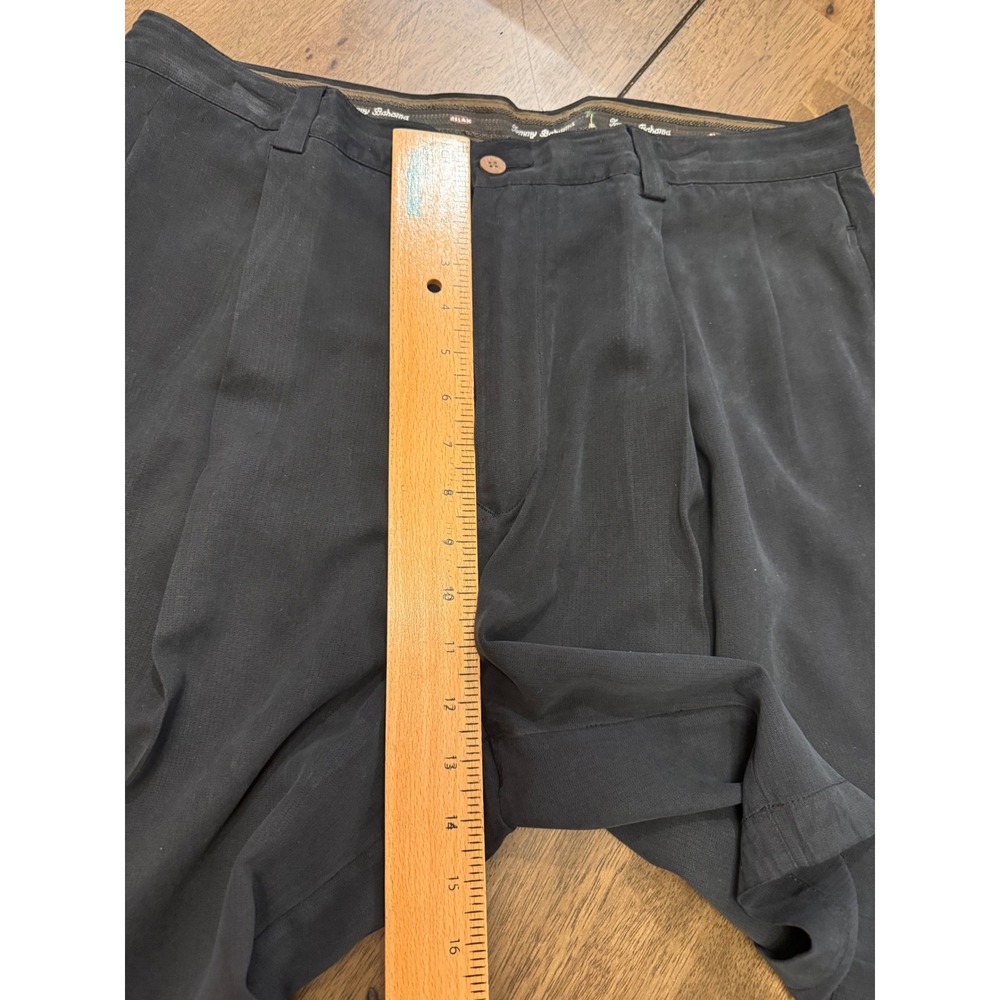 Tommy Bahama Relax Mens 35 Black 100% Silk Pleated Shorts Resort Wear - Picture 4 of 6